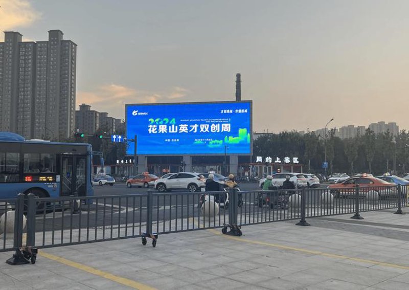 明星演艺经纪行业：幕后推手与台前风景